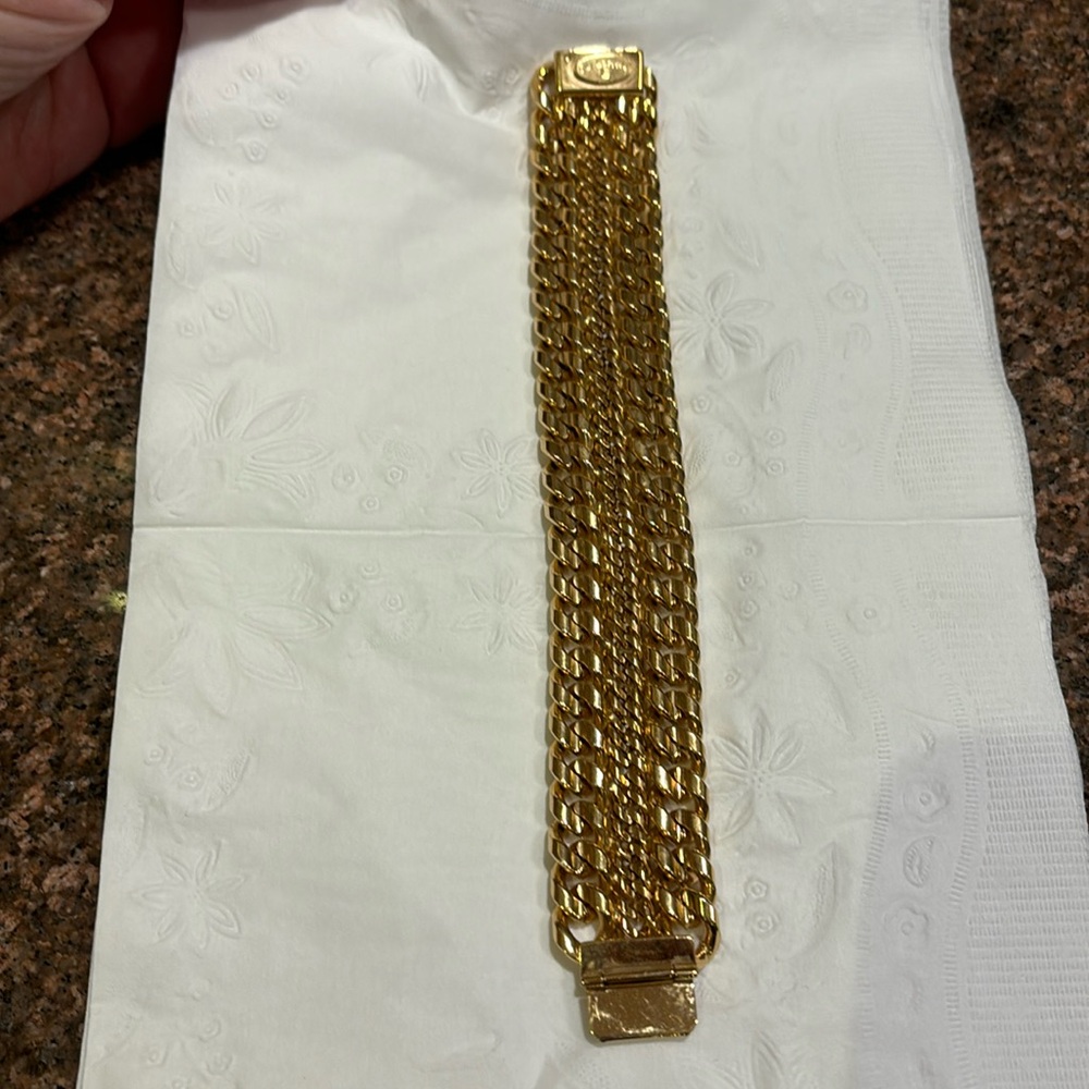 GUY LAROCHE LADIES GOLD TONE WIDE CHAIN BRACELET-VINTAGE